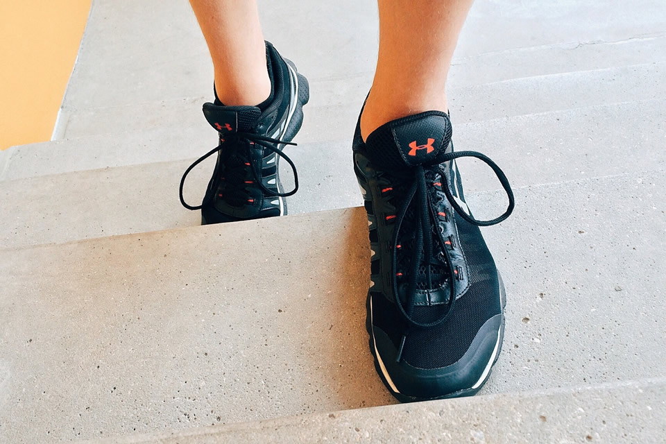 Scopri di più sull'articolo 5 buoni motivi per fare le scale a piedi: benefici per la salute e per il cuore